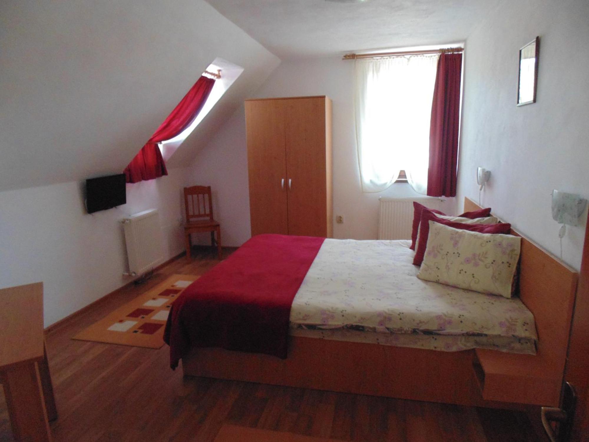 Hotel Casa Dancs Covasna Esterno foto